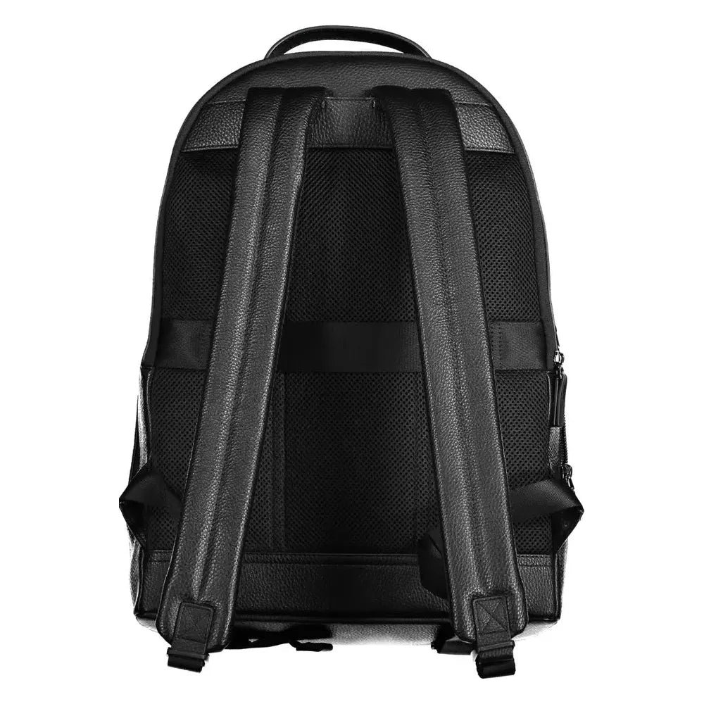 Front view with bag zipped and handles upright.