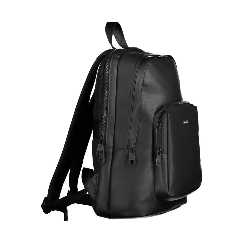 Front view with bag zipped and handles upright.