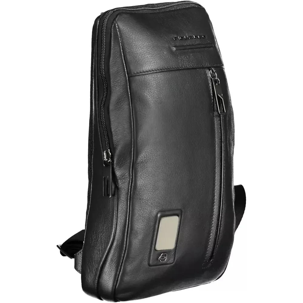 Front view with bag zipped and handles upright.