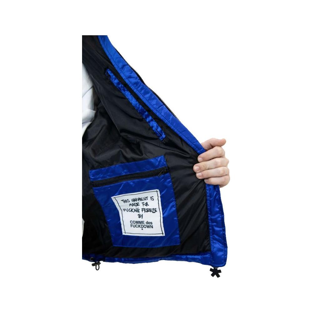 Front view with bag zipped and handles upright.