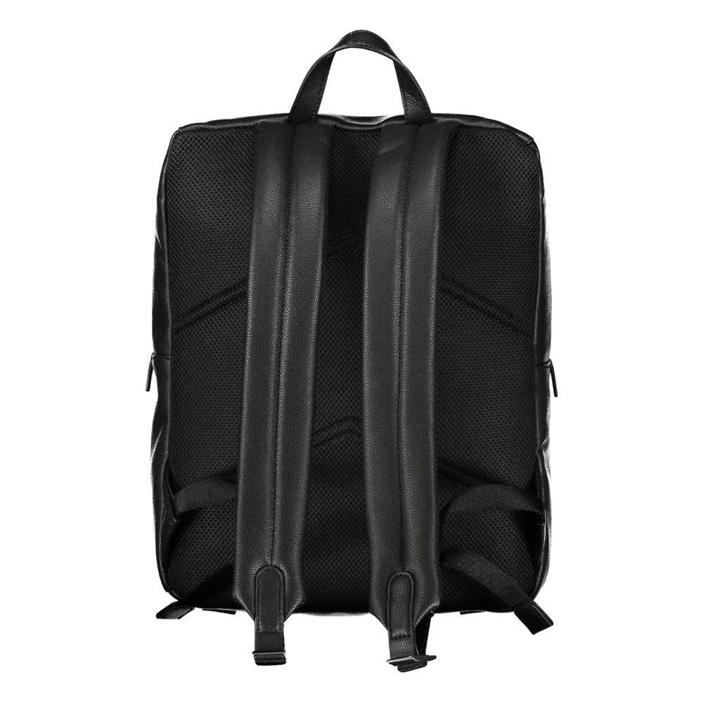 Front view with bag zipped and handles upright.