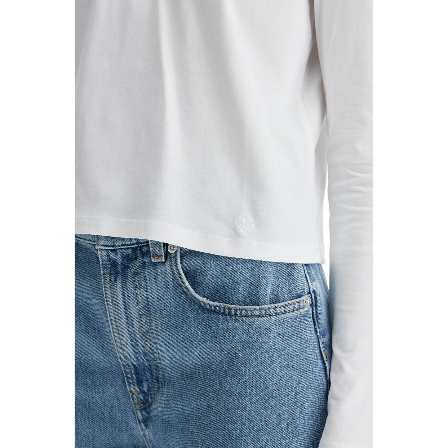 Loulou Studio cropped long sleeve t-shirt white in organic cotton Topwear Loulou Studio